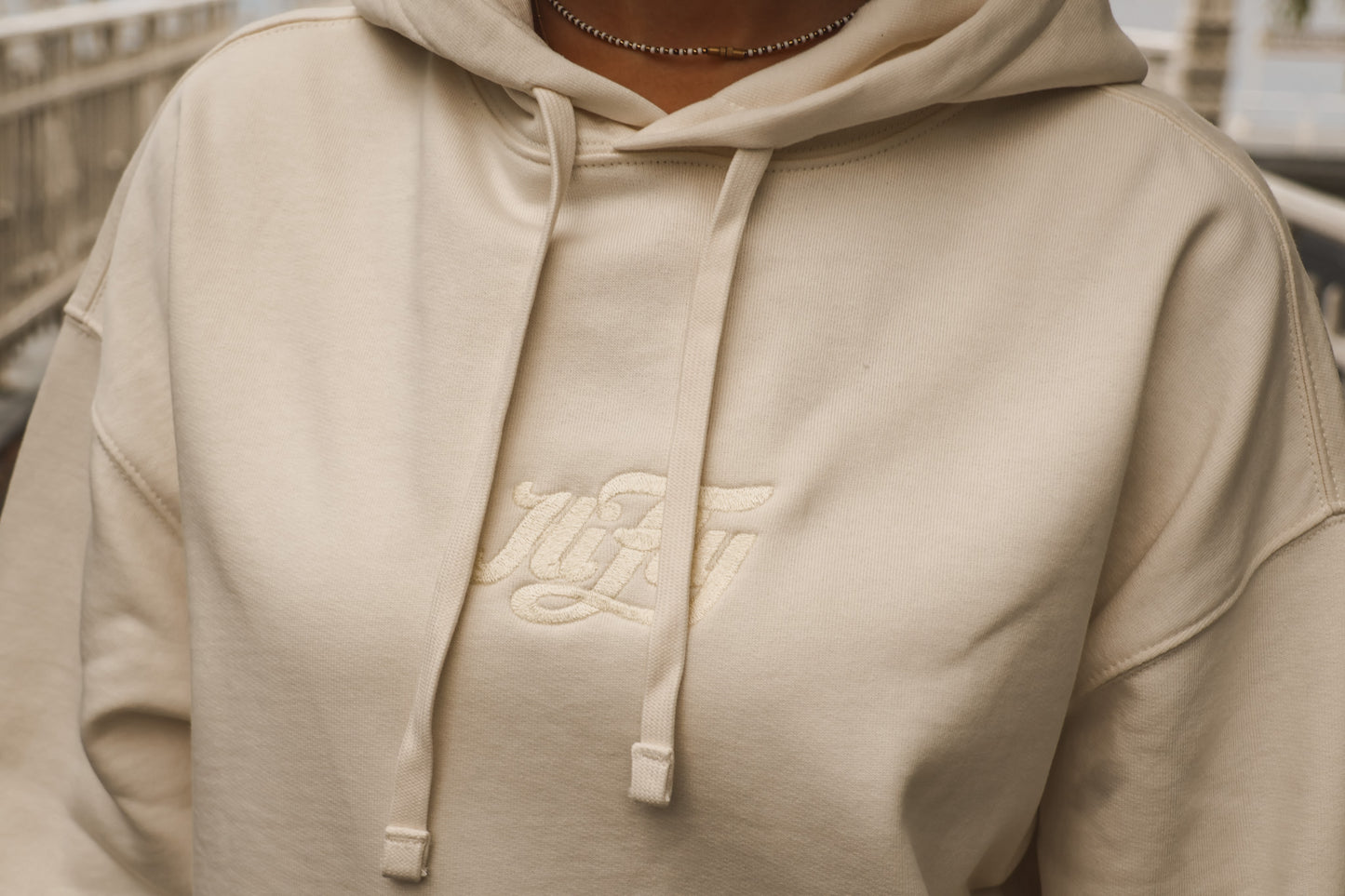 Hoodie Logo-Stick in Off White