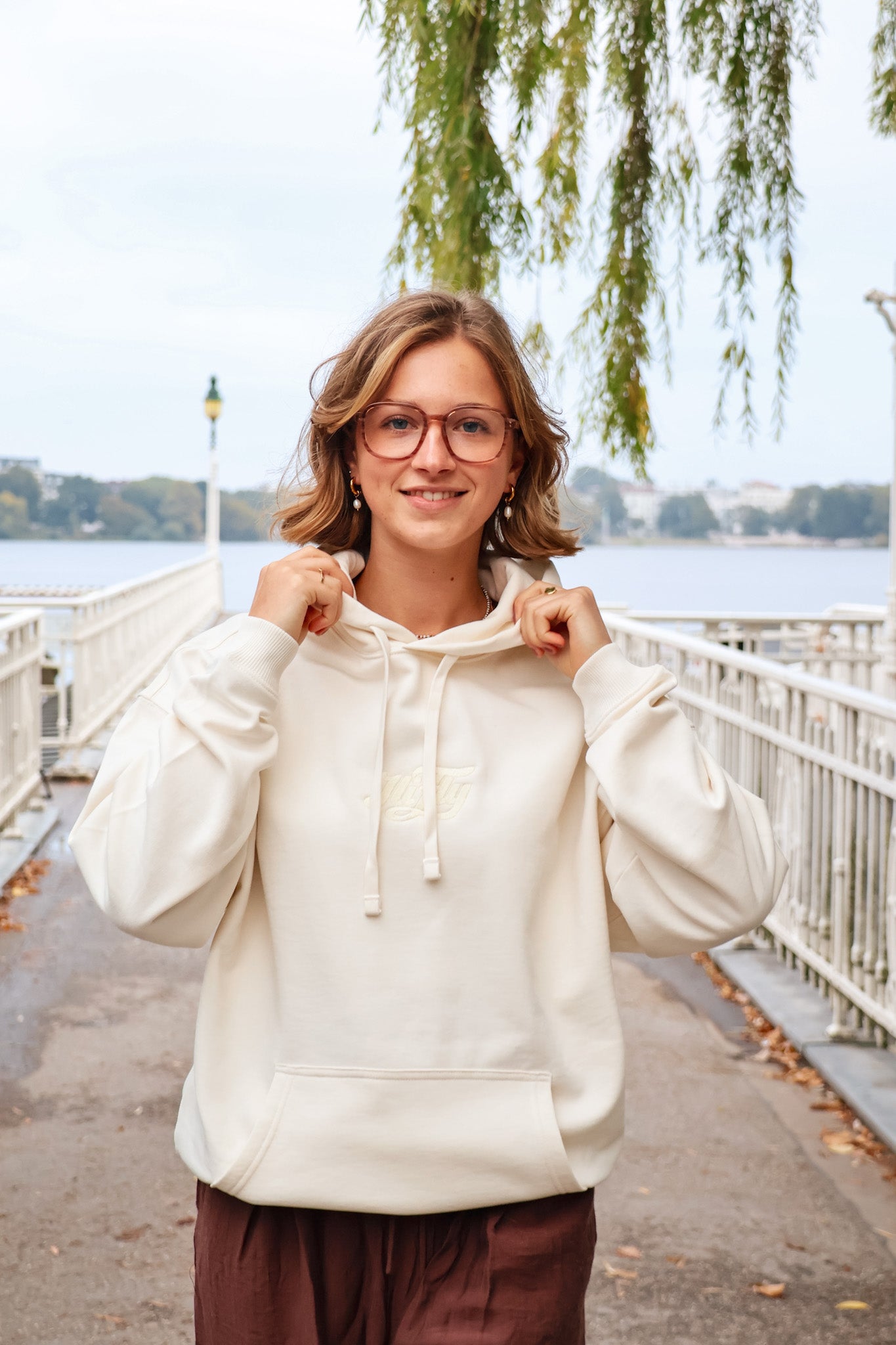 Hoodie Logo-Stick in Off White