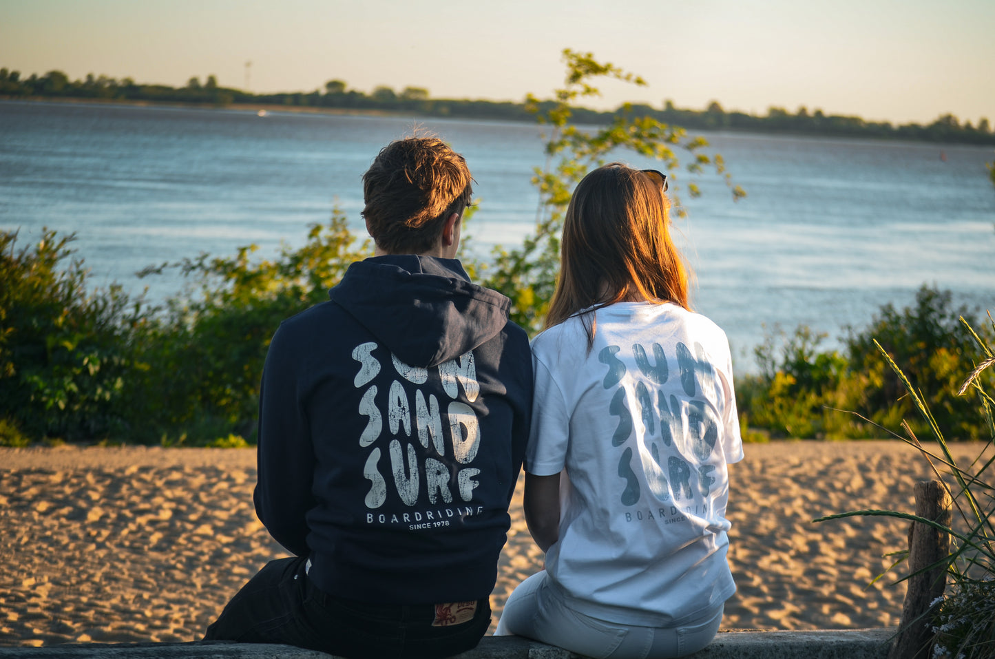 Zip hoodie design in dark blue "SUN, SAND, SURF"