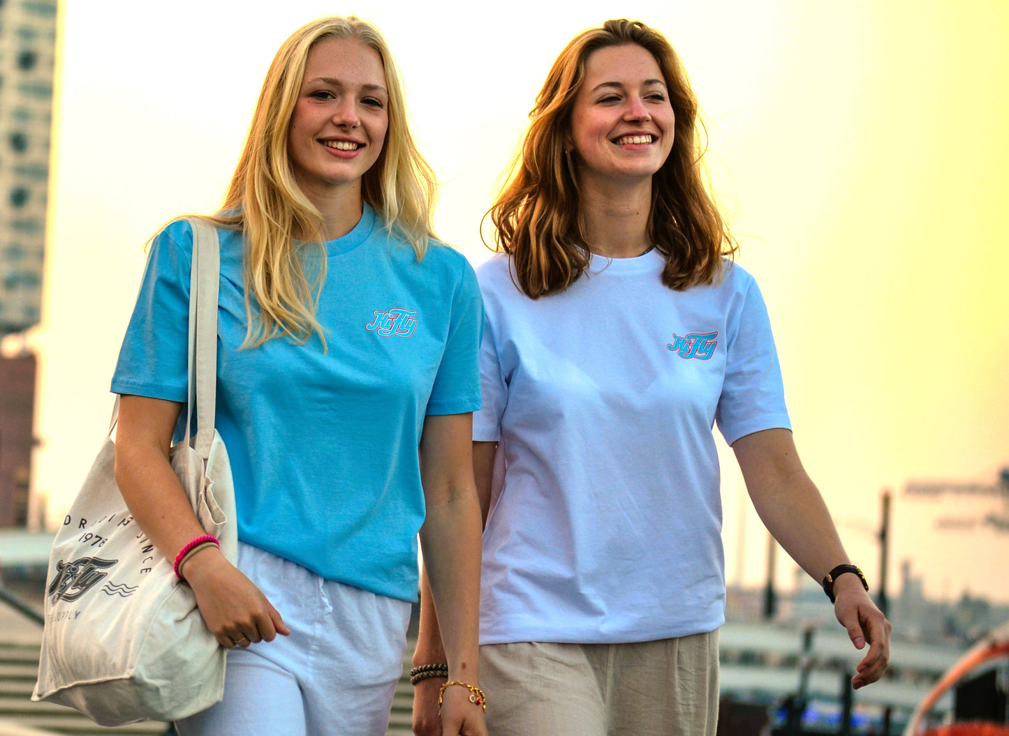 T-Shirt Basic in Hellblau